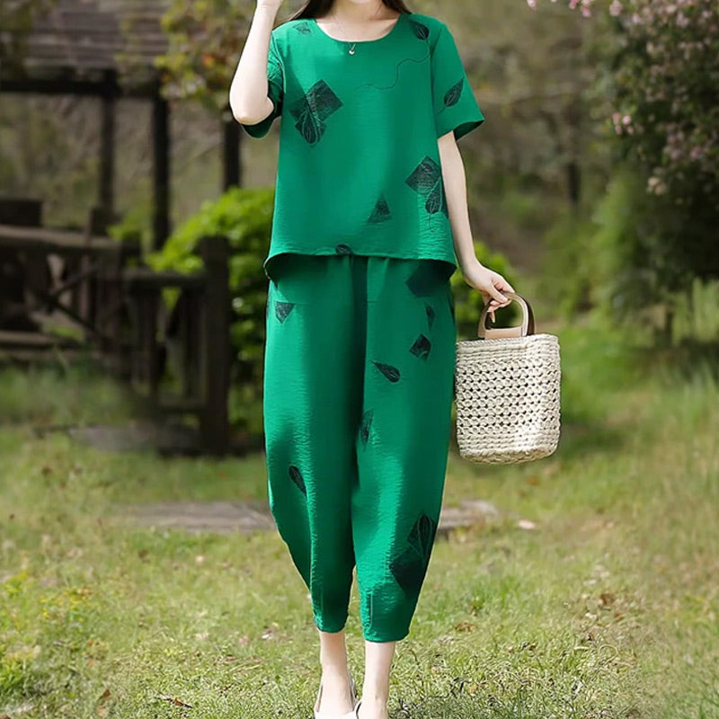 🎉Spring Hot Sale 50% OFF🔥Women's Printed Short-Sleeved Top & Wide-Leg Cropped Pants Set