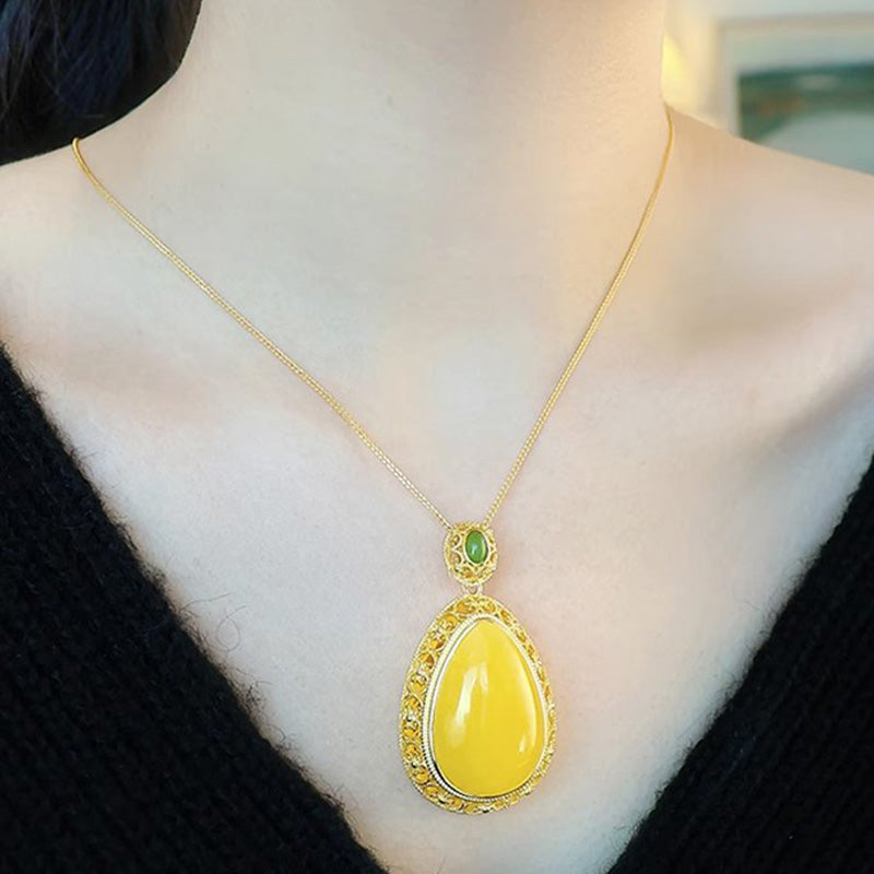 🍀Lucky Flower Pendant Necklace - Elegant & Eye-Catching💎