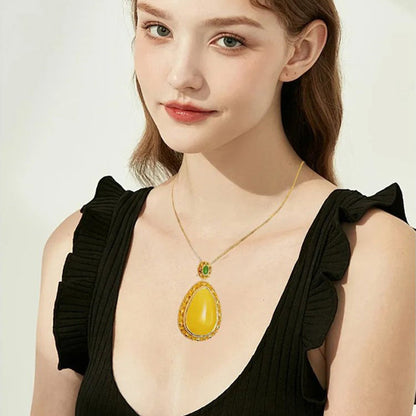 🍀Lucky Flower Pendant Necklace - Elegant & Eye-Catching💎