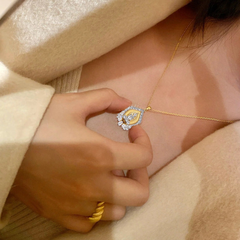 📿2025 Spring New Arrivals🎁😍Retro Style Gold Tower Rhinestone Pendant