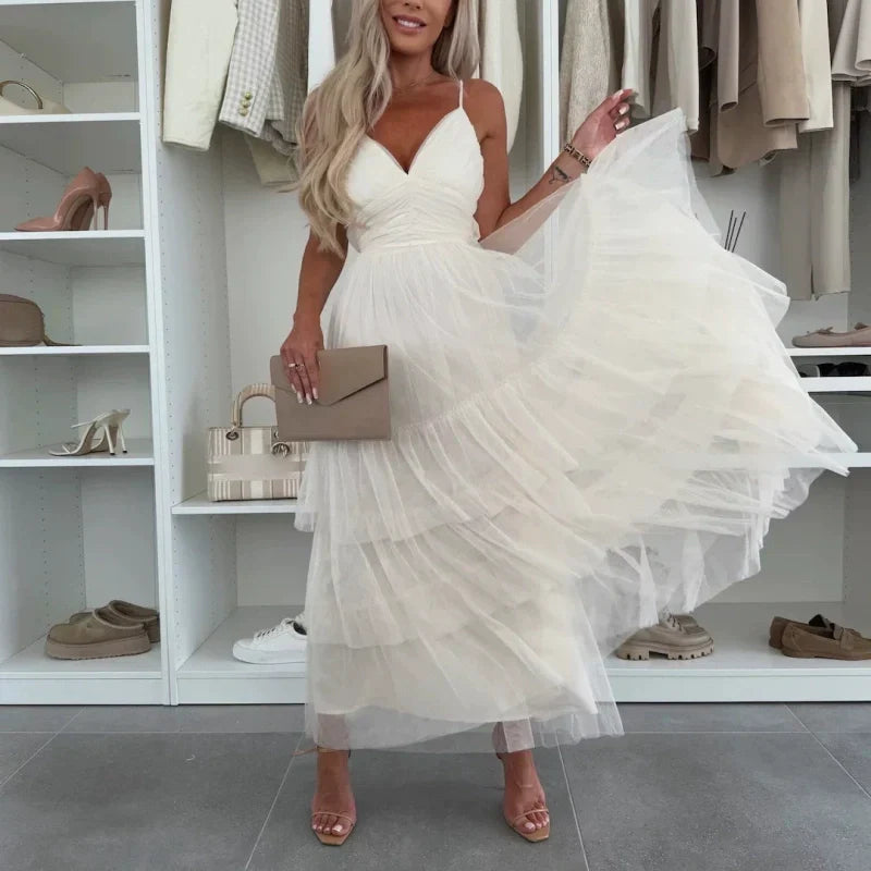 🔥Hot Sale 56% OFF 👗New Style Women’s Elegant Spaghetti Strap Tiered Tulle Maxi Dress🌷 Layered and Ethereal, A Fresh Summer Fashion Choice!