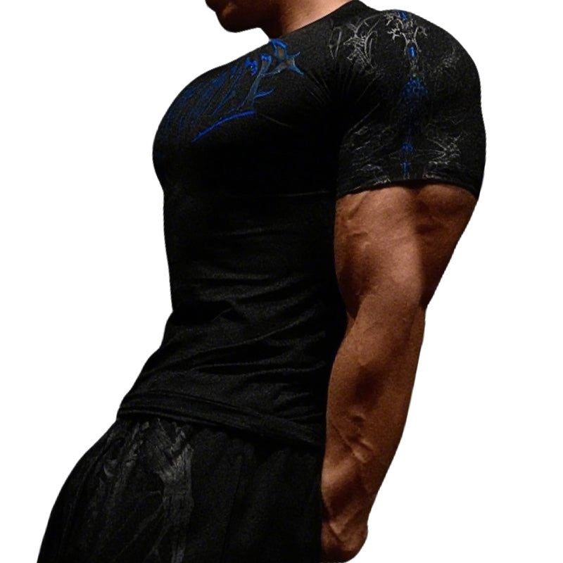 Venom print fitness shirt highlights your muscle definition.