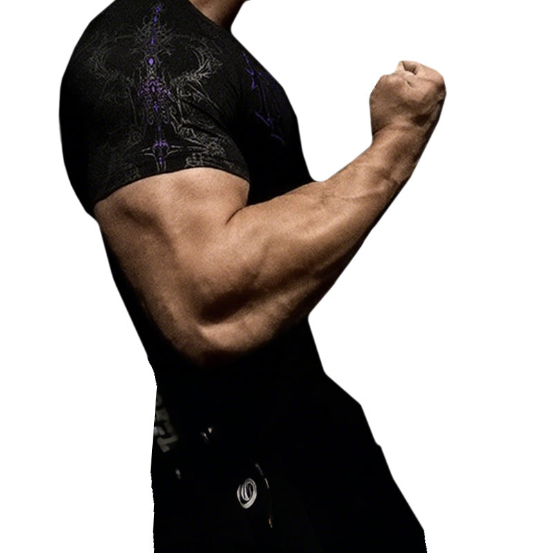 Venom print fitness shirt highlights your muscle definition.