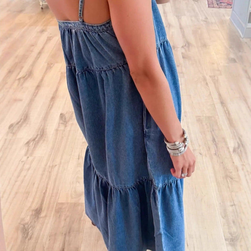 🌞👗 2025 Summer Must Have! A halter denim dress that's easy to wear for airy chic!