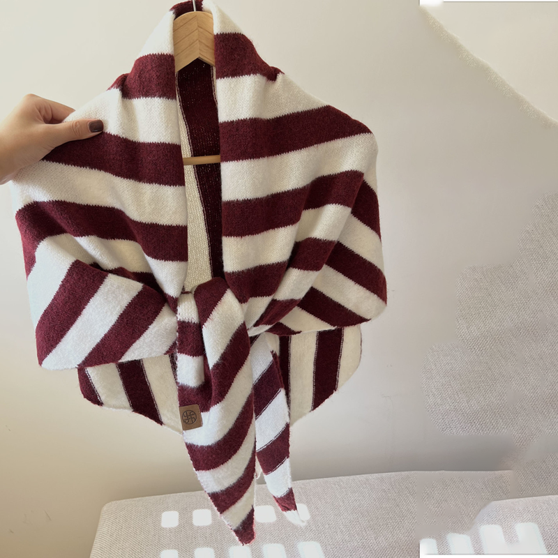 Women’s Fashionable Triangle Shawl Scarf