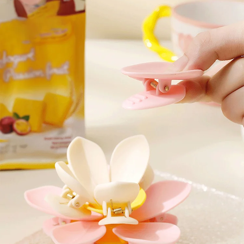 🌸BUY 2 GET 3 FREE🌸Lotus-Shaped Magnetic Food Clip & Fridge Magnet