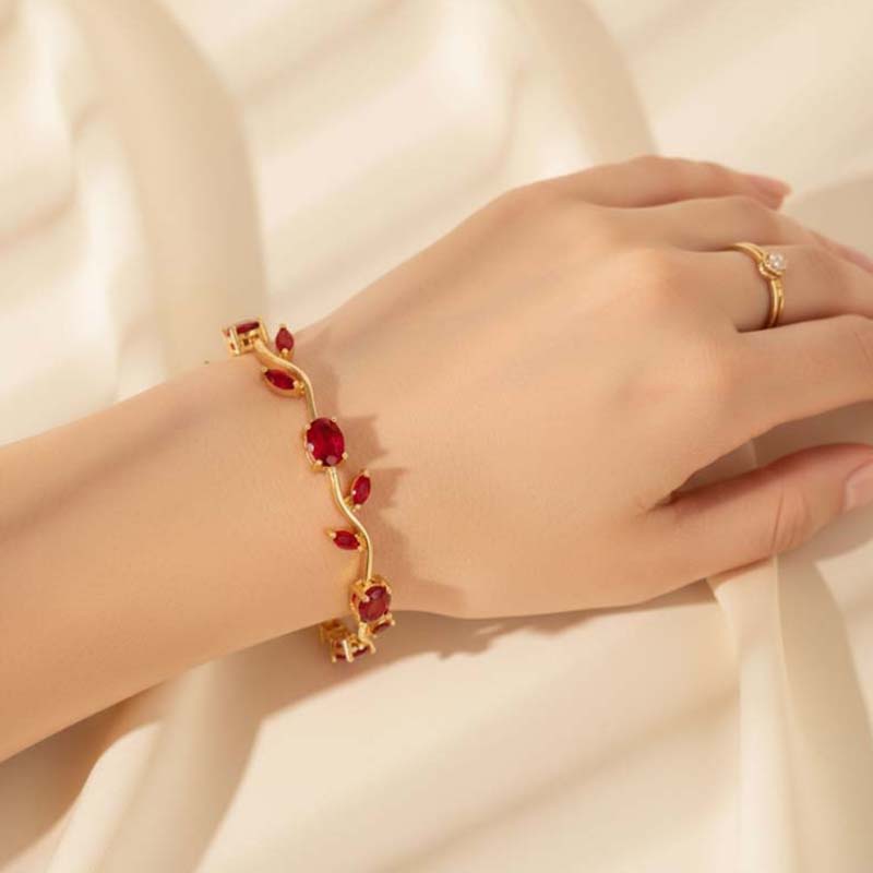 🍀Women's Dainty Leaf Charm Bracelet