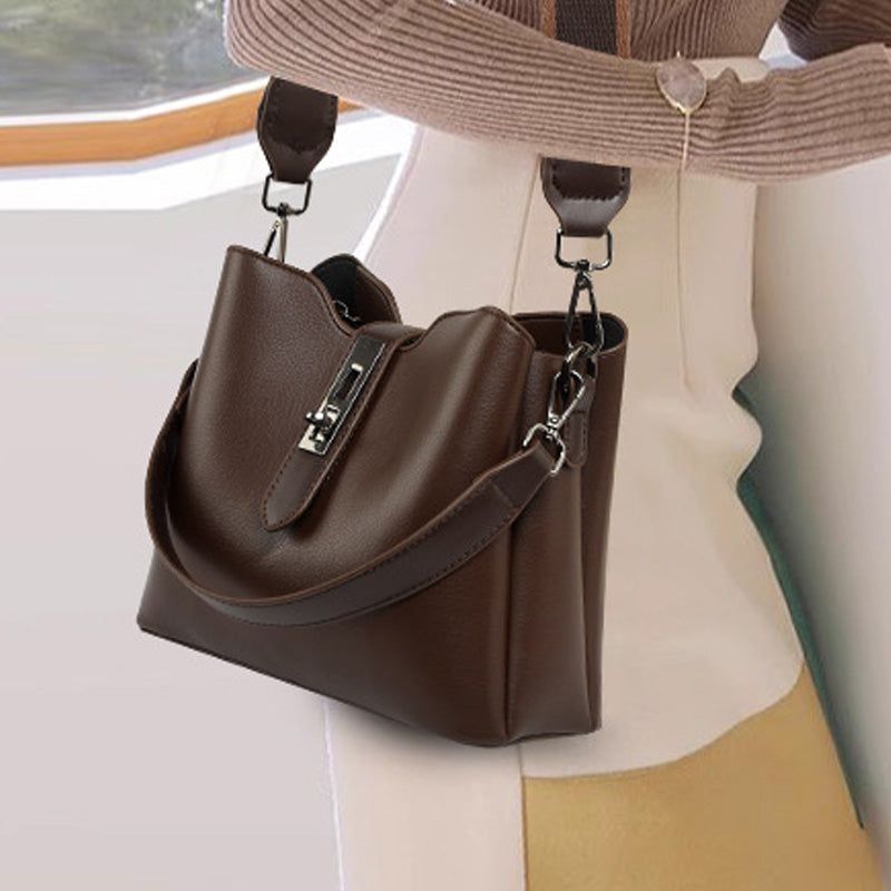Women’s Elegance Leather Bucket Tote