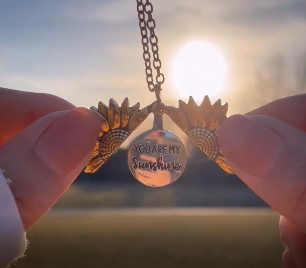 💫Girasol "You Are My Sunshine" necklace with storage bag