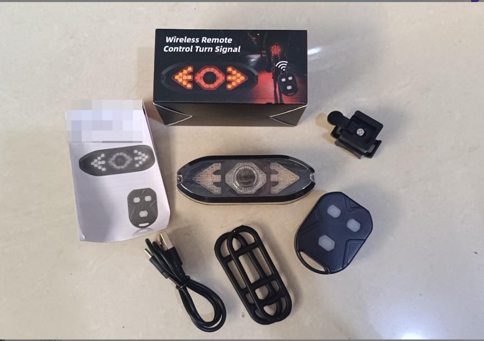 Bicycle Remote Control Turn Signal Taillight with Horn Warning Light for Road and Mountain Bikes