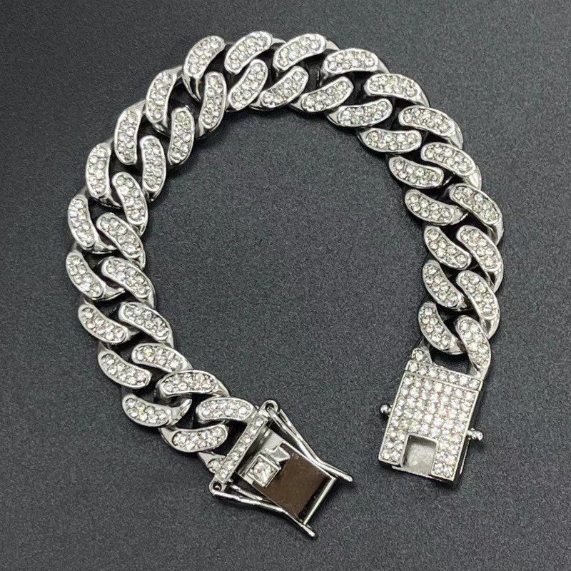 💎 Iced-Out Cuban Dog Collar – Bold, Secure & Fur-Friendly ✨