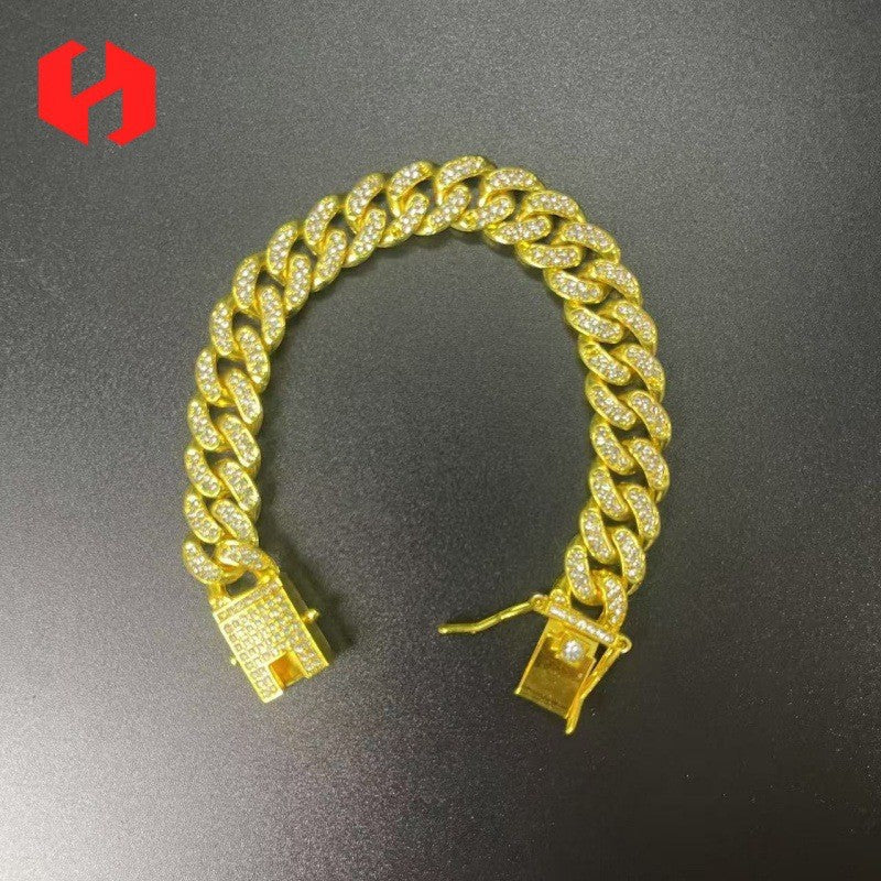 💎 Iced-Out Cuban Dog Collar – Bold, Secure & Fur-Friendly ✨